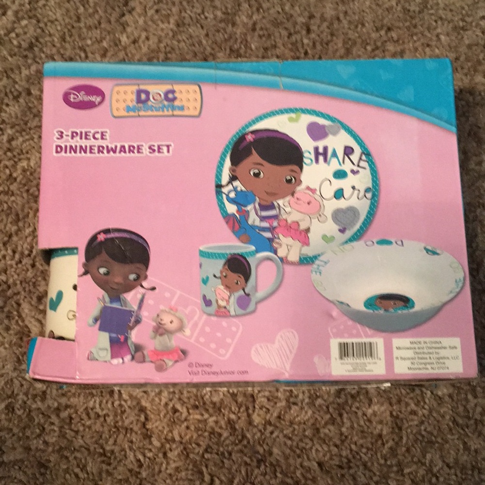 Dinnerware Set